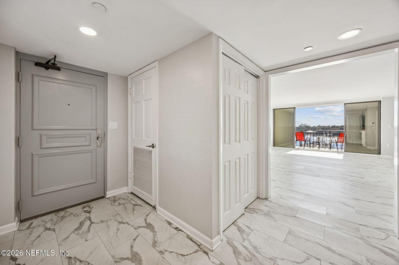 4401 Lakeside Drive, Unit 804, Jacksonville, FL 32210 Photo