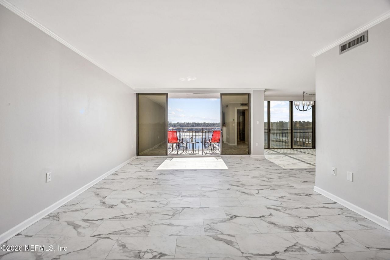 4401 Lakeside Drive, Unit 804, Jacksonville, FL 32210 Photo