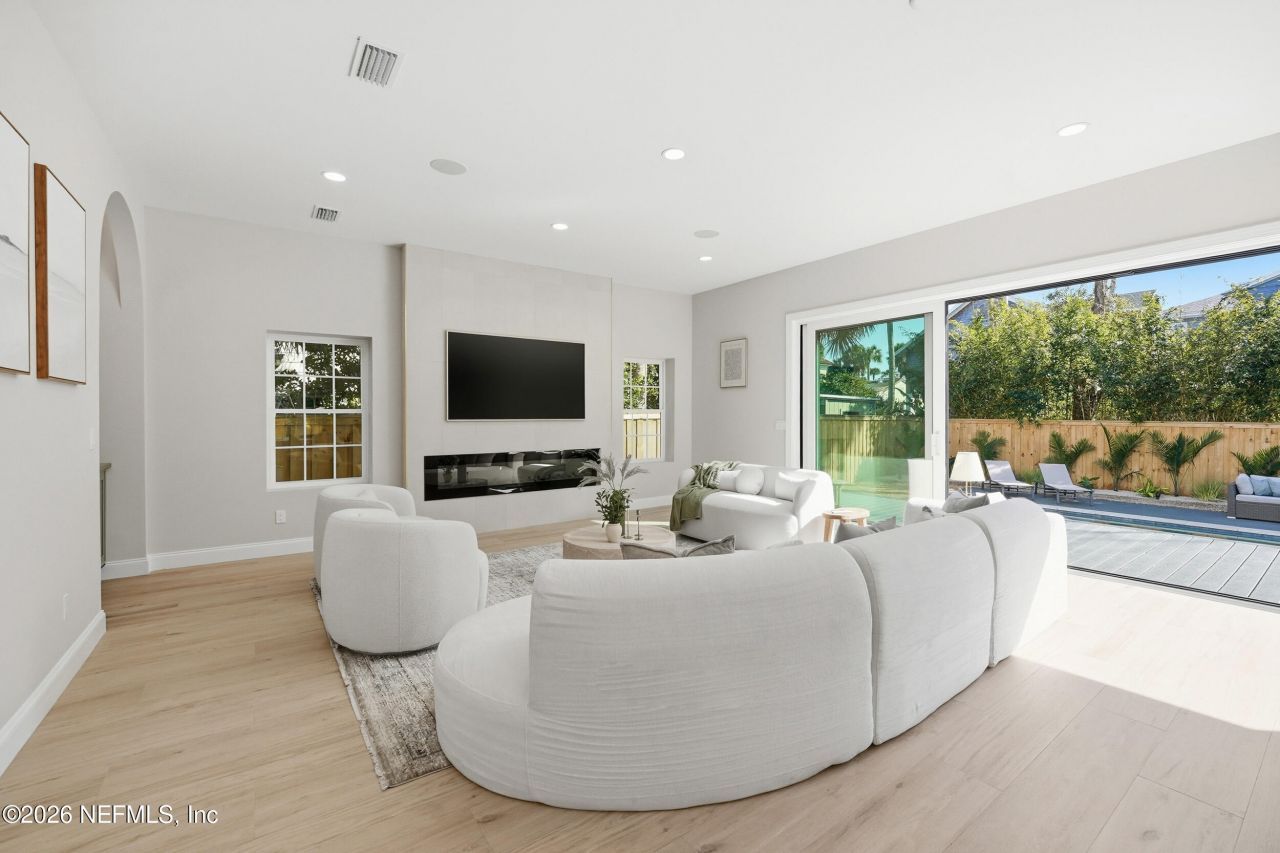 354 11th Street, Atlantic Beach, FL 32233 Photo