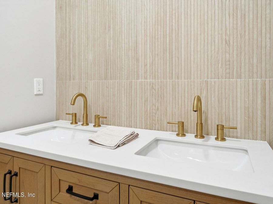 Property Image 80