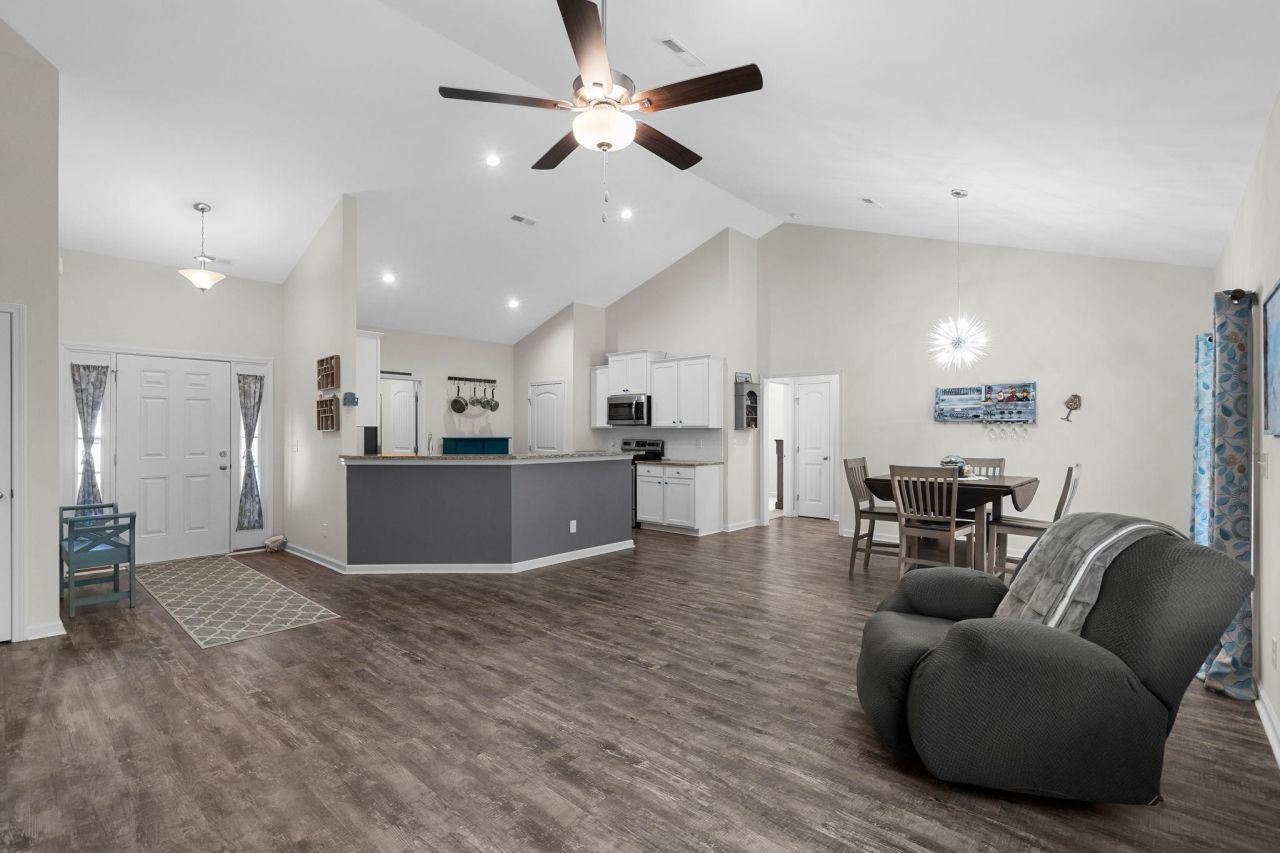 549 Rose Ave. Photo 20