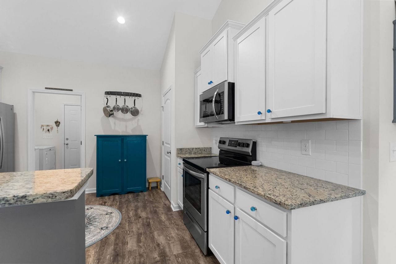 549 Rose Ave. Photo 22