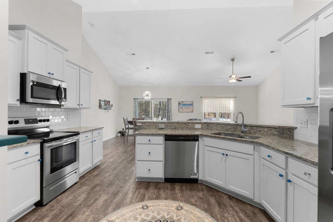 549 Rose Ave. Photo 25