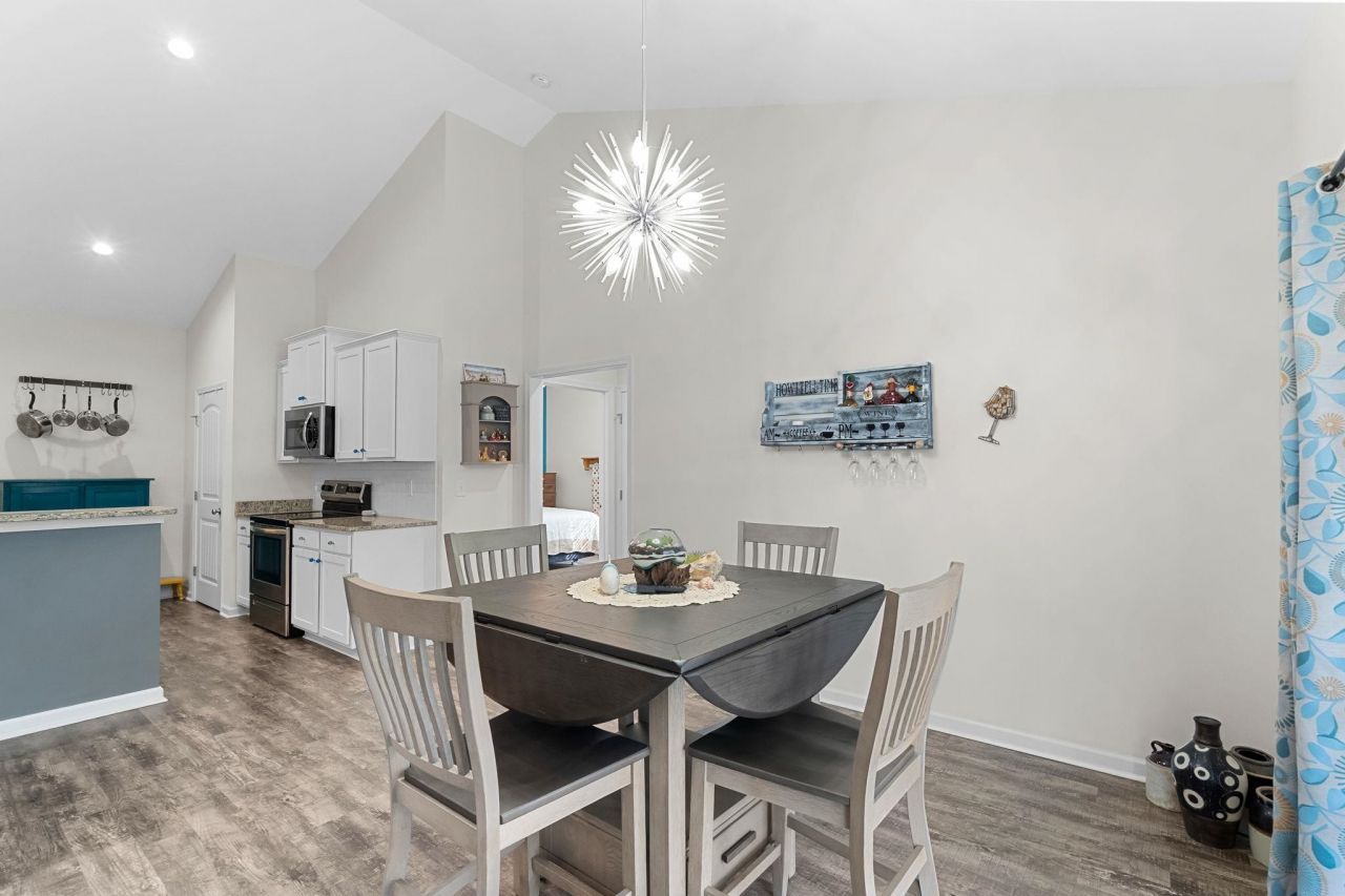 549 Rose Ave. Photo 28