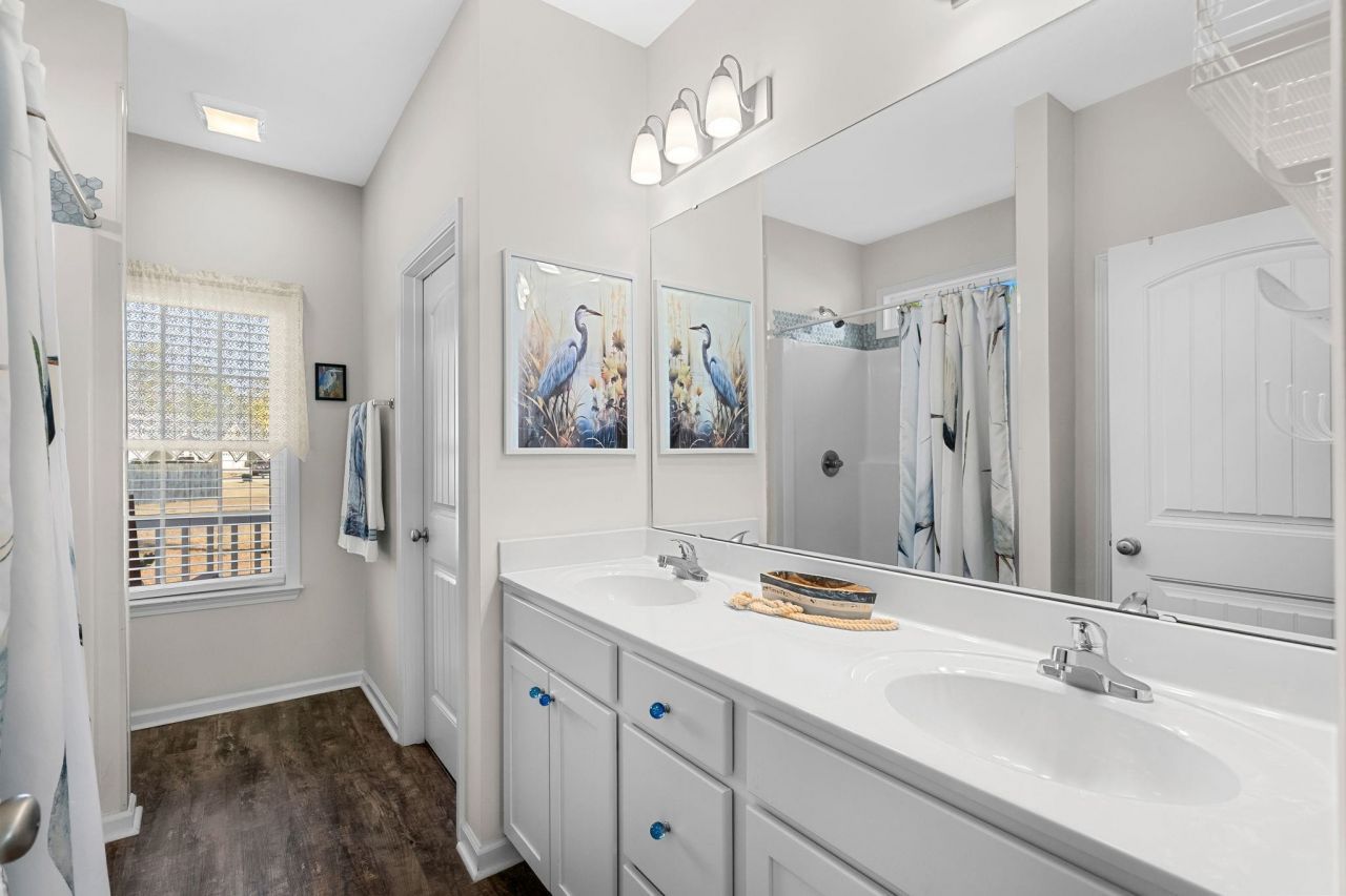 549 Rose Ave. Photo 43