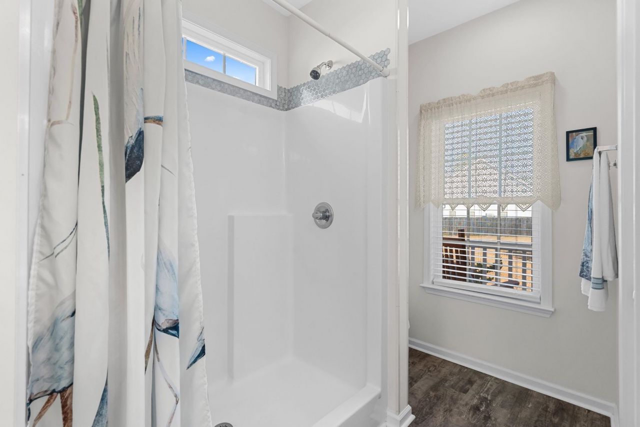 549 Rose Ave. Photo 44