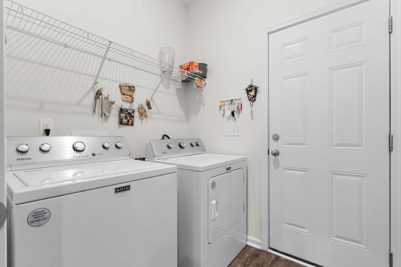 549 Rose Ave. Photo 48