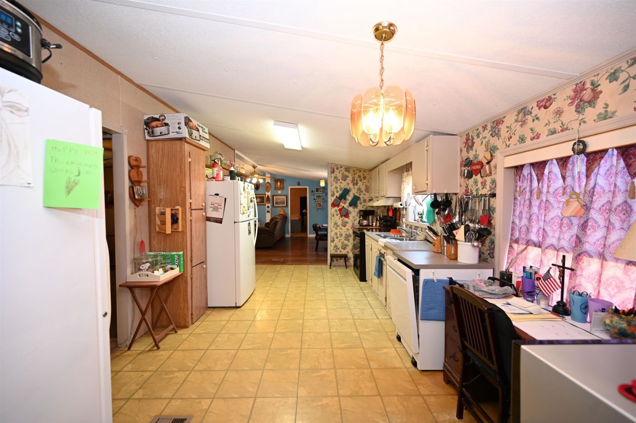 1631 Highway 646 Photo 11