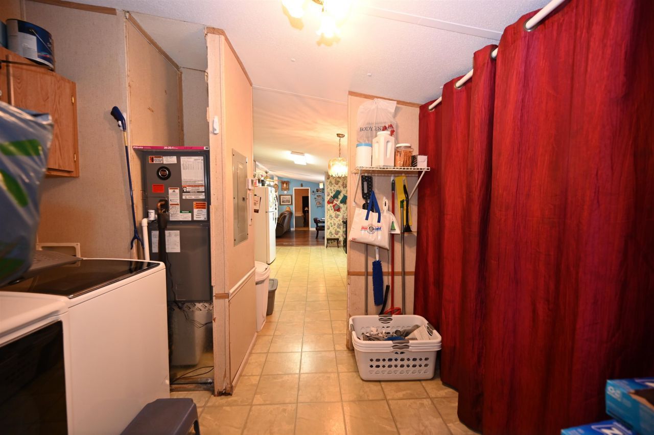 1631 Highway 646 Photo 12