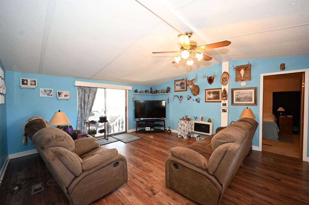 1631 Highway 646 Photo 4