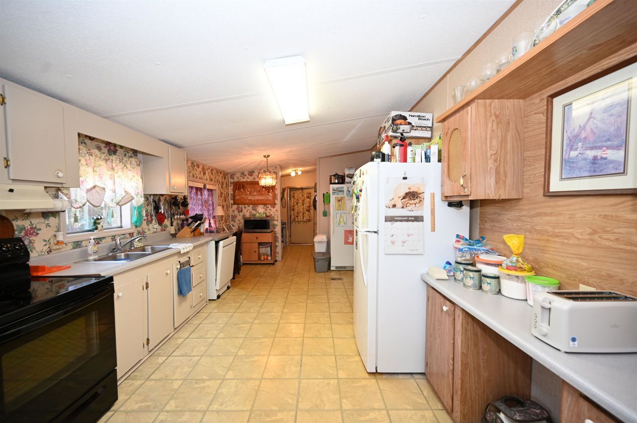 1631 Highway 646 Photo 7