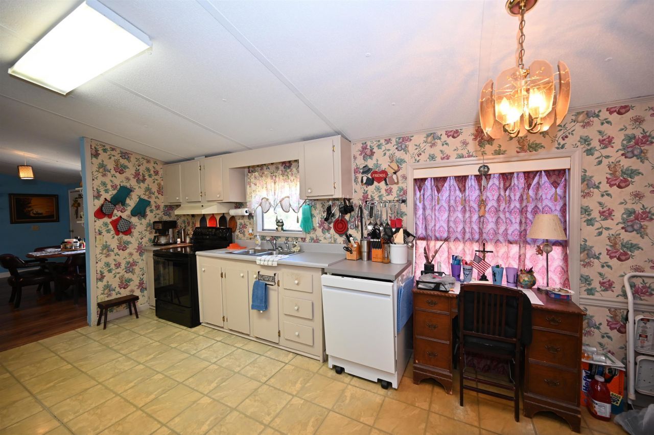 1631 Highway 646 Photo 9