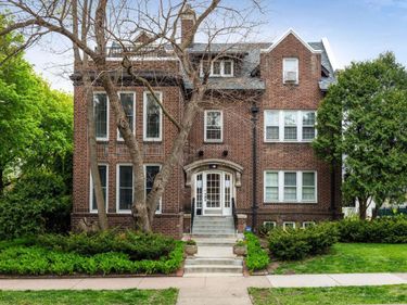 1820 Girard Avenue S, Minneapolis, MN 55403