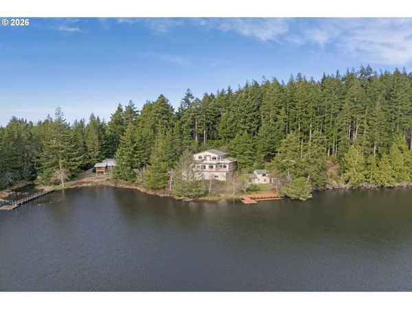 5816 MARTIN RD, Florence, OR 97439