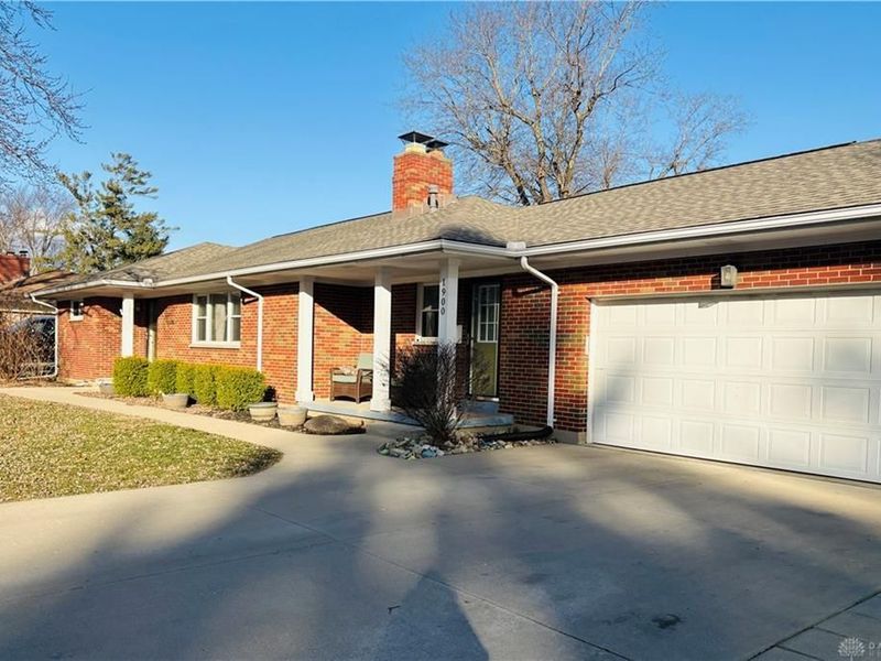 1900 N Belleview Drive, Bellbrook, OH 45305 Photo 5