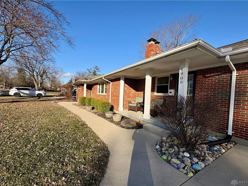 1900 N Belleview Drive, Bellbrook, OH 45305 Photo 6