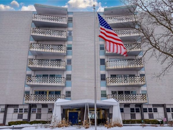 275 N Portage Path, Unit 7B, Akron, OH 44303