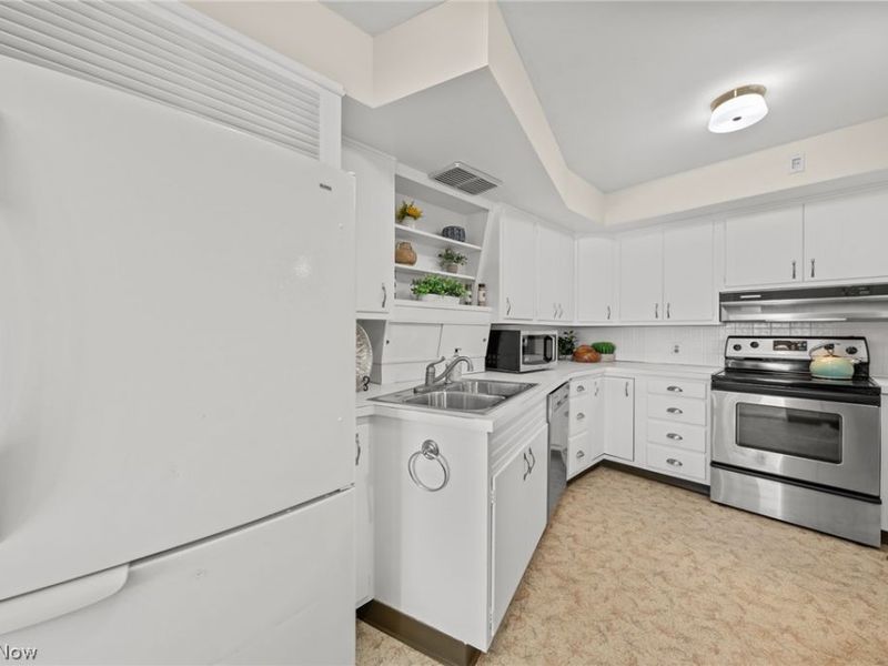 275 N Portage Path, Unit 7B, Akron, OH 44303 Photo 18