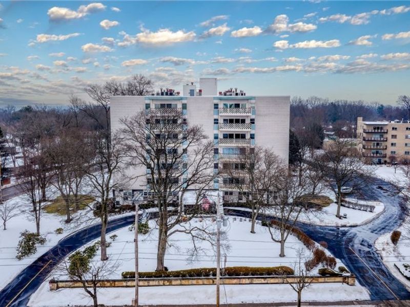 275 N Portage Path, Unit 7B, Akron, OH 44303 Photo 2