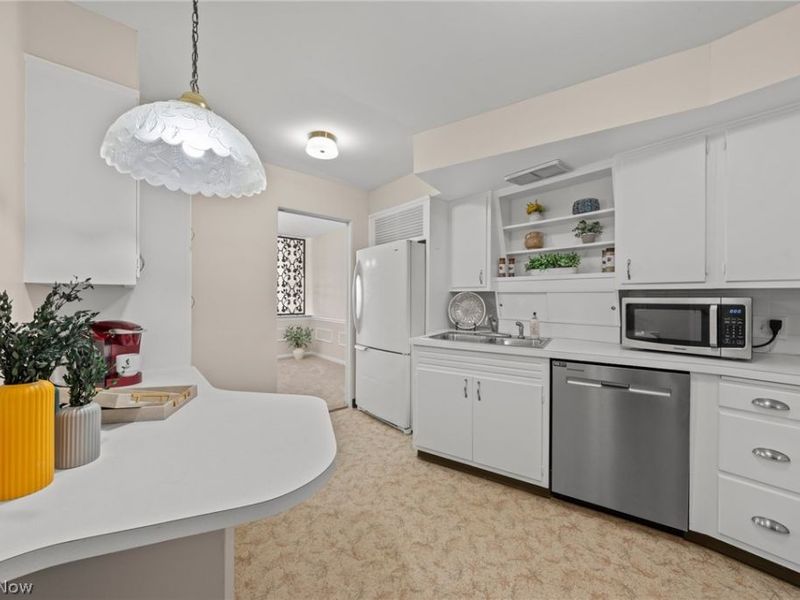 275 N Portage Path, Unit 7B, Akron, OH 44303 Photo 20