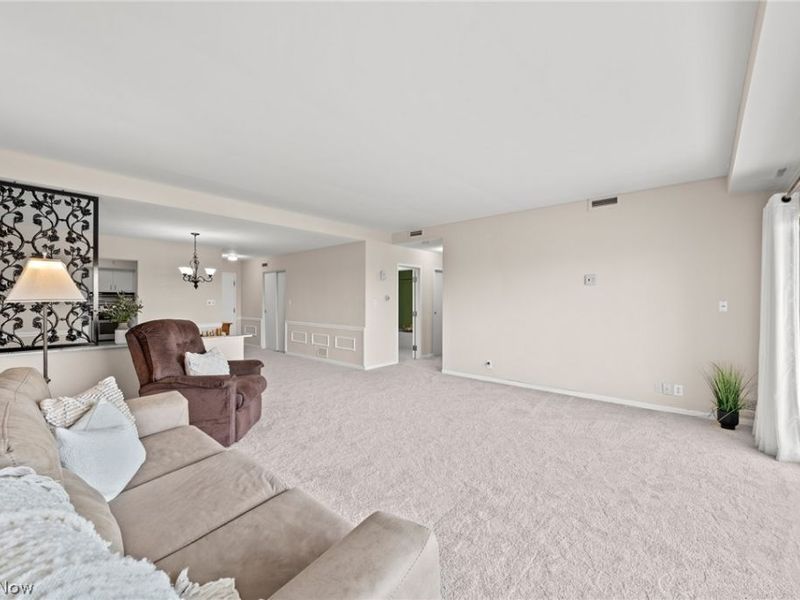 275 N Portage Path, Unit 7B, Akron, OH 44303 Photo 24