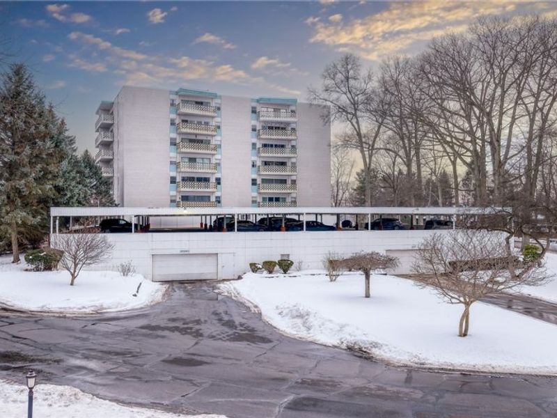 275 N Portage Path, Unit 7B, Akron, OH 44303 Photo 3