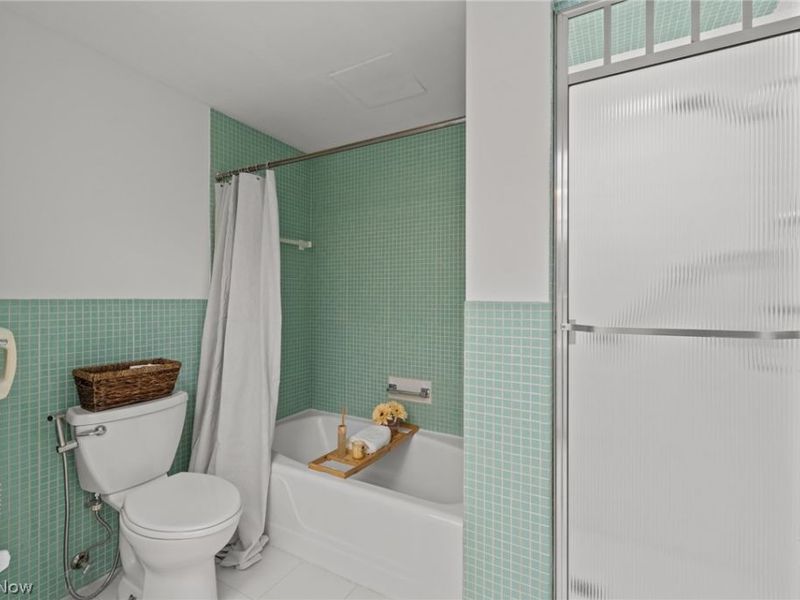 275 N Portage Path, Unit 7B, Akron, OH 44303 Photo 35