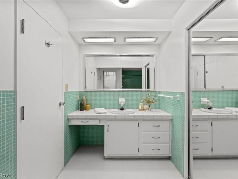 275 N Portage Path, Unit 7B, Akron, OH 44303 Photo 37