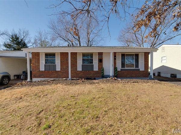 10541 Castle Drive, St Louis, MO 63136