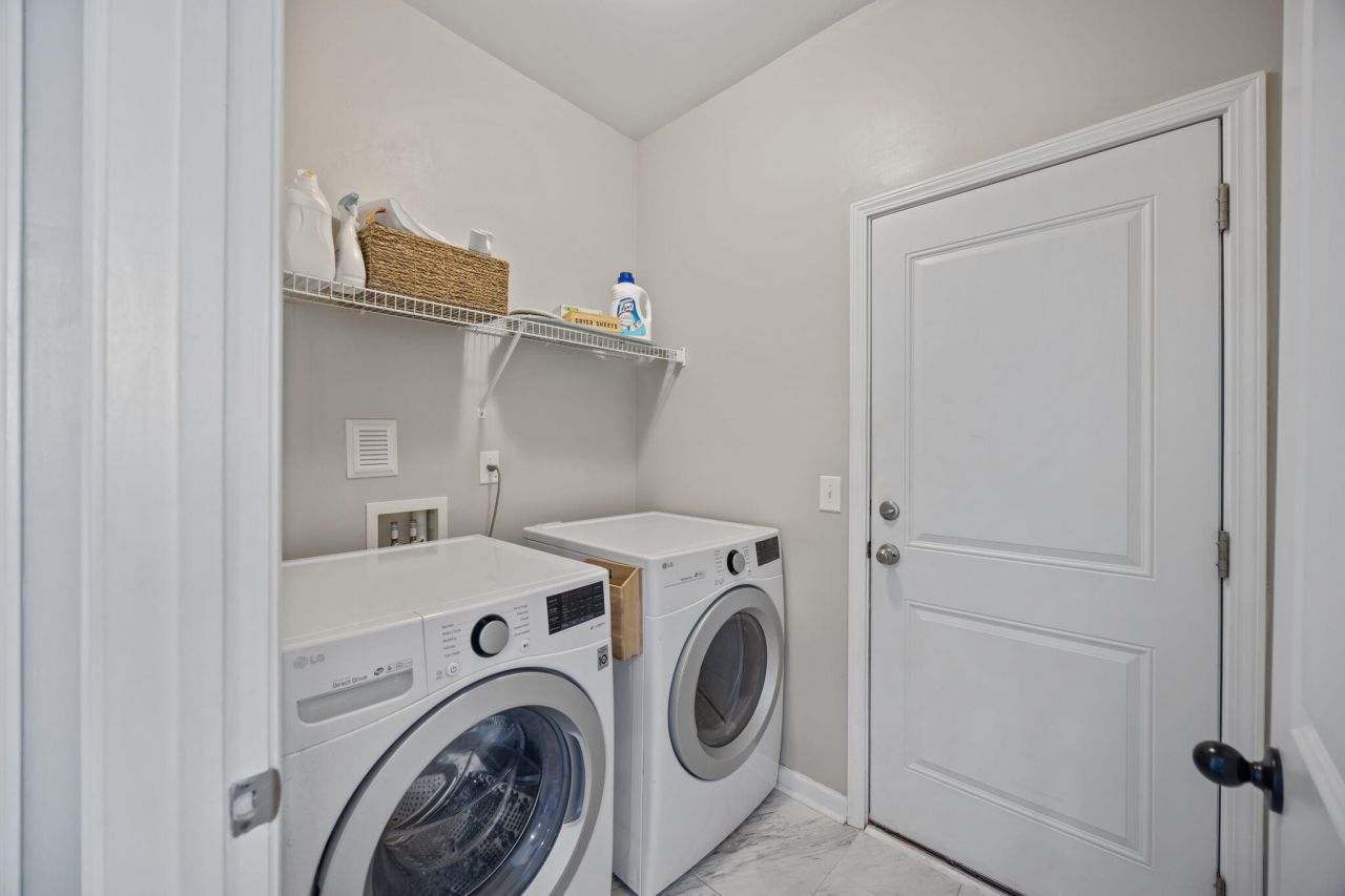 2010 Triple Crown Lane Photo 20