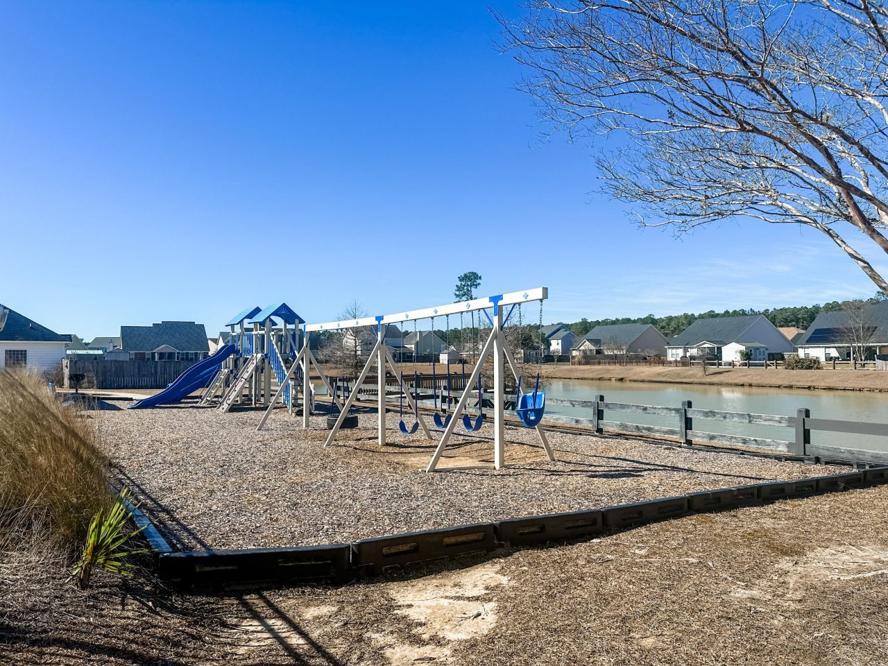 2010 Triple Crown Lane Photo 29