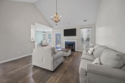 2010 Triple Crown Lane photo 4