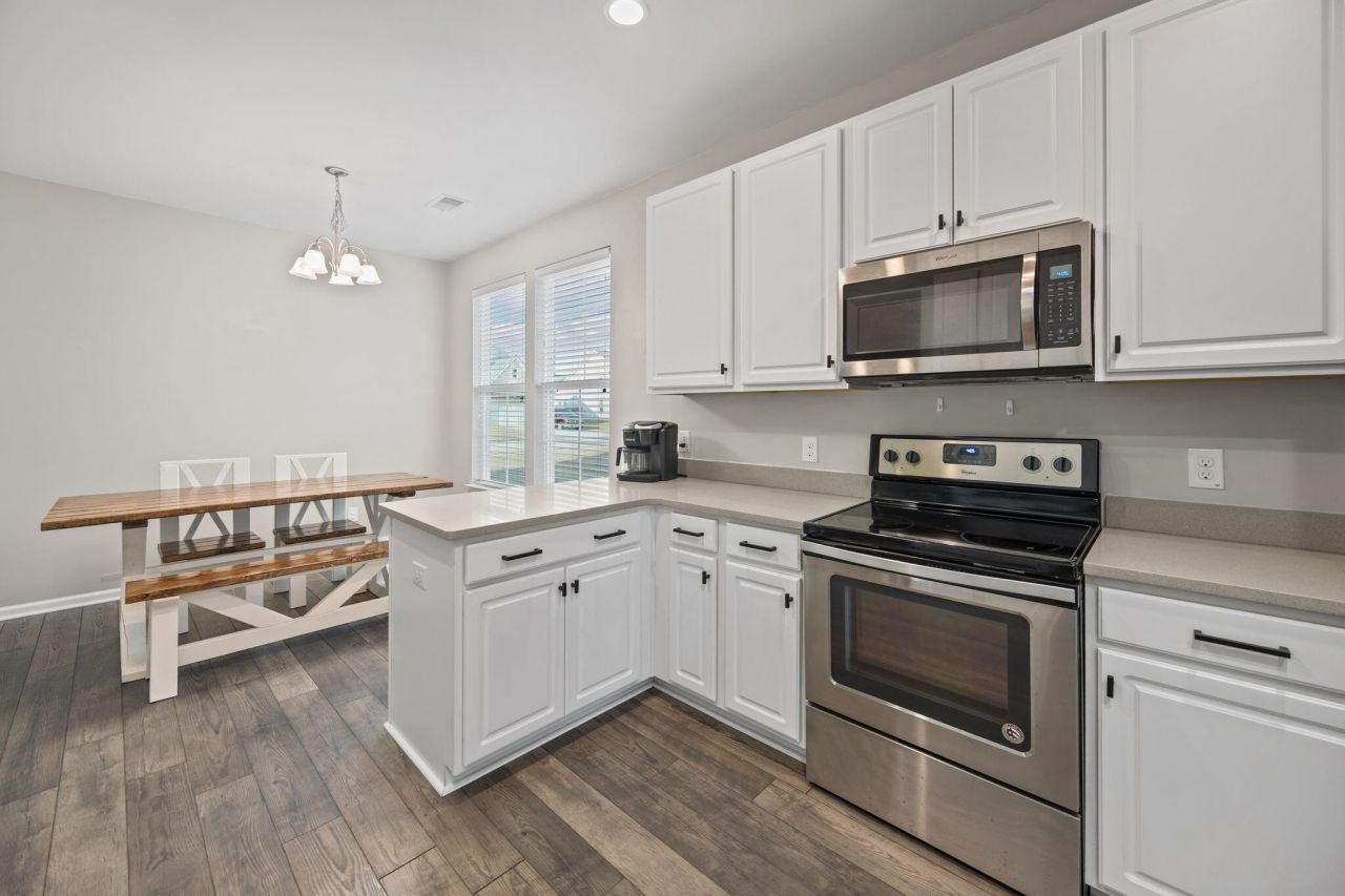 2010 Triple Crown Lane Photo 9