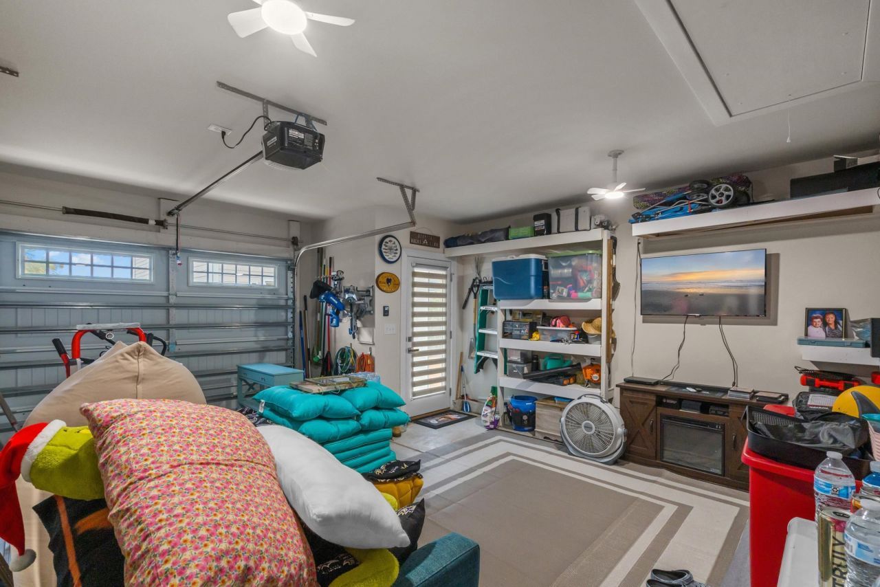 9000 Mabel Ct. Photo 33