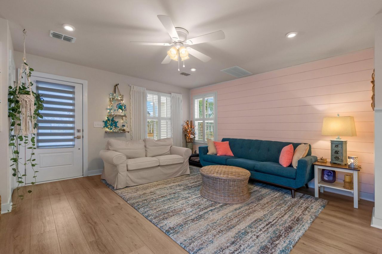 9000 Mabel Ct. Photo 7
