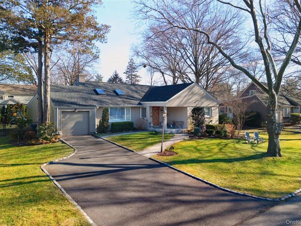 26 Midland Road, East Hills, NY 11577