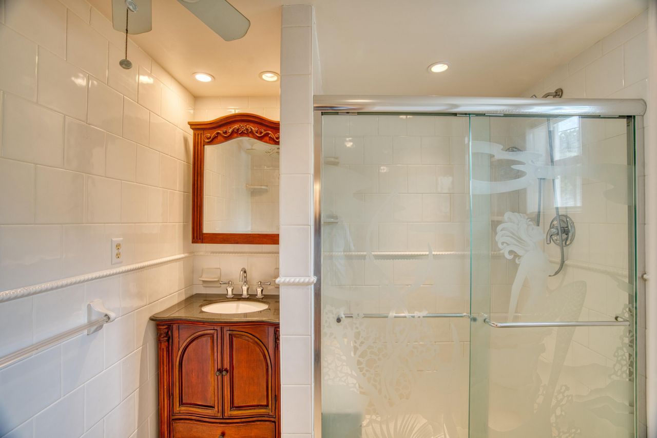 131 Harbor Drive, Tavernier, FL 33070 Photo