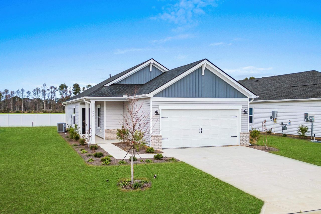 1012 Lauryn Oak Loop Photo 1