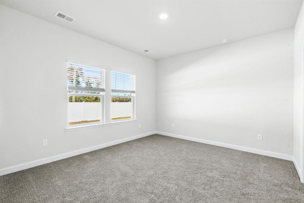 1012 Lauryn Oak Loop Photo 11