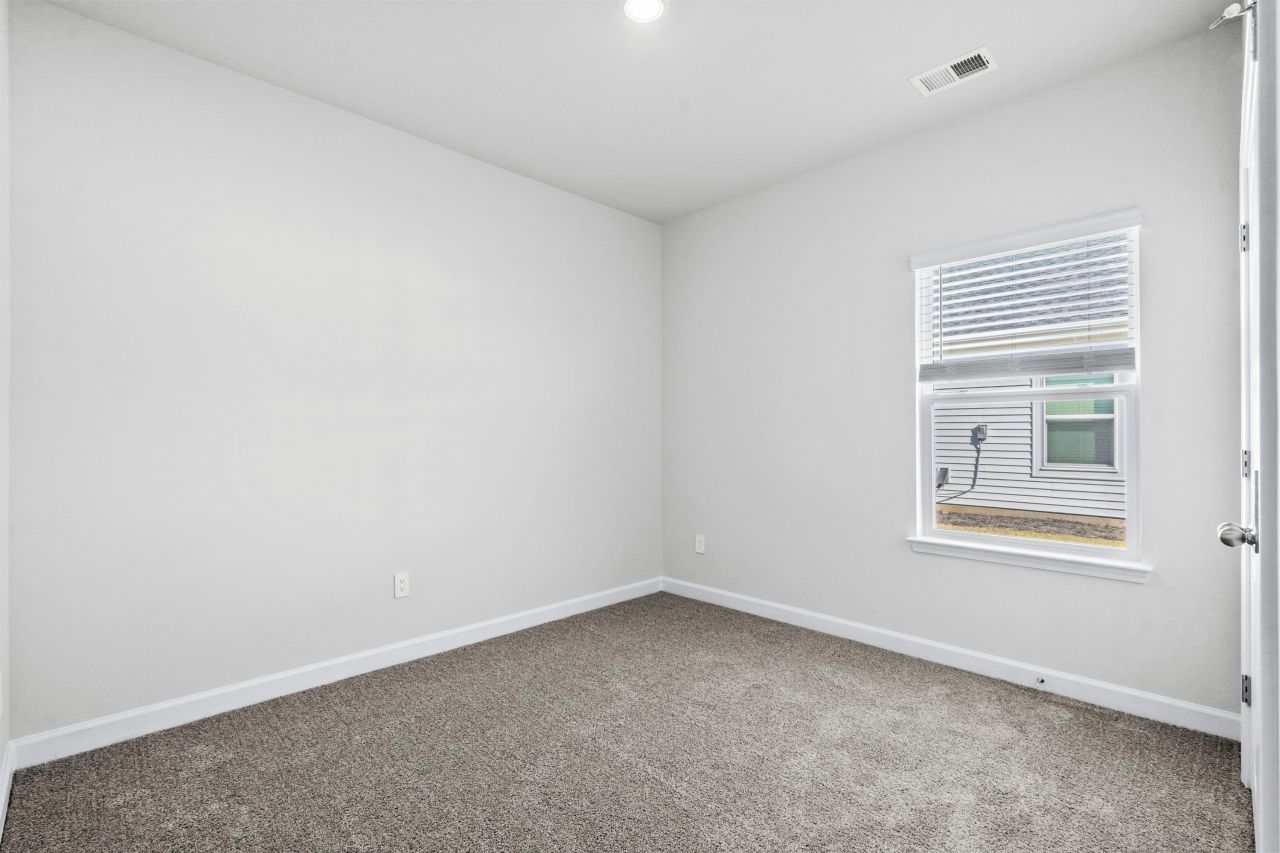 1012 Lauryn Oak Loop Photo 16