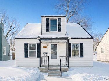 419 W Bernhard Avenue, Hazel Park, MI 48030