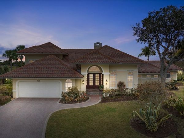 1885 Paseo Del Lago Lane, Vero Beach, FL 32967