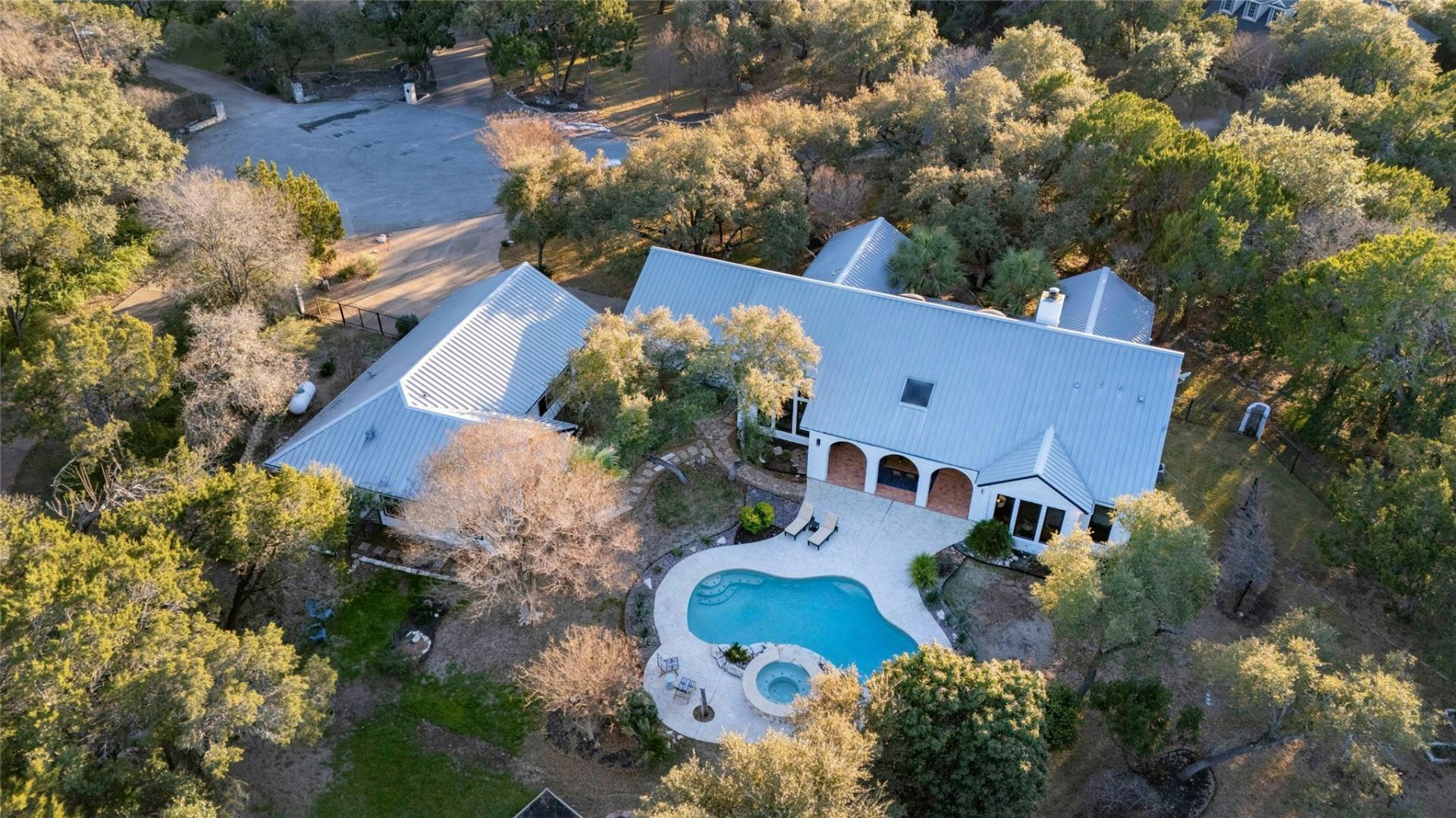 16904 Upper Woods Cv, Austin, TX 78734 Main Photo