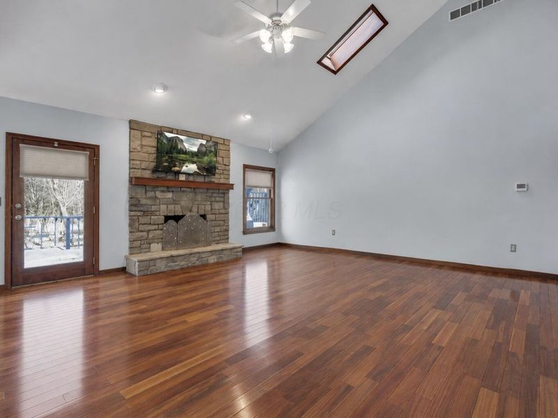 9522 Timberbank Circle NW, Pickerington, OH 43147 Photo 3