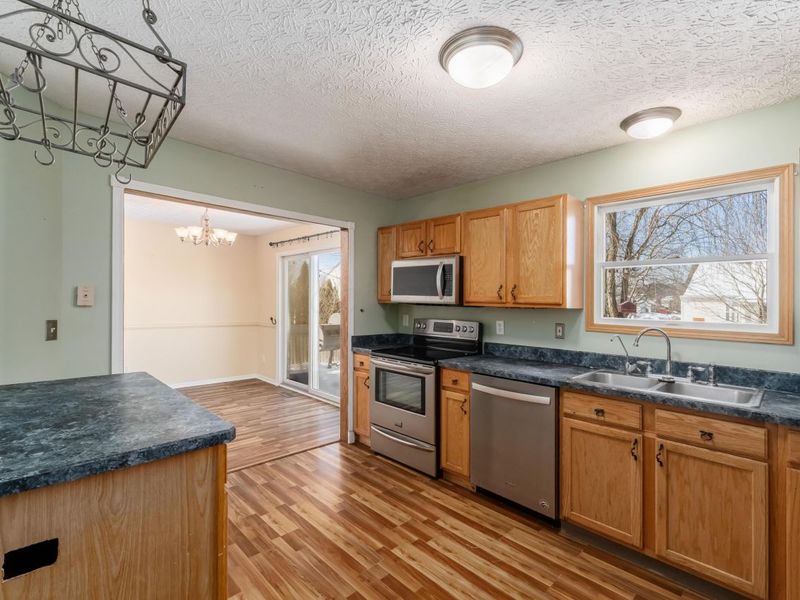 1517 S Hunters Drive, Newark, OH 43055 Photo 11