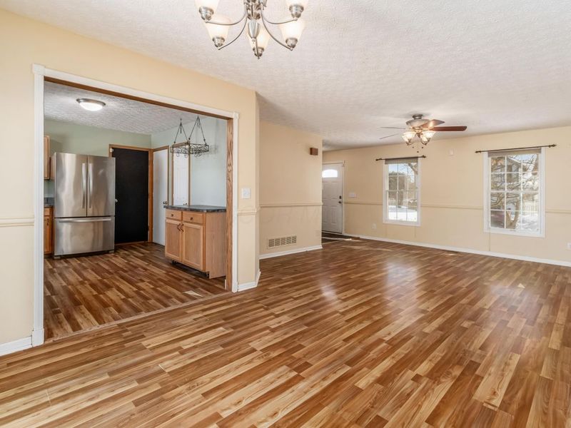 1517 S Hunters Drive, Newark, OH 43055 Photo 13