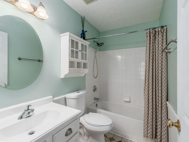 1517 S Hunters Drive, Newark, OH 43055 Photo 22