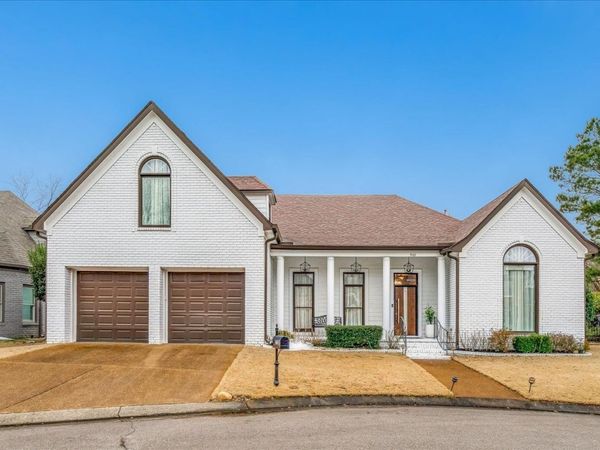 965 VILLAGE OAK CV, Memphis, TN 38120