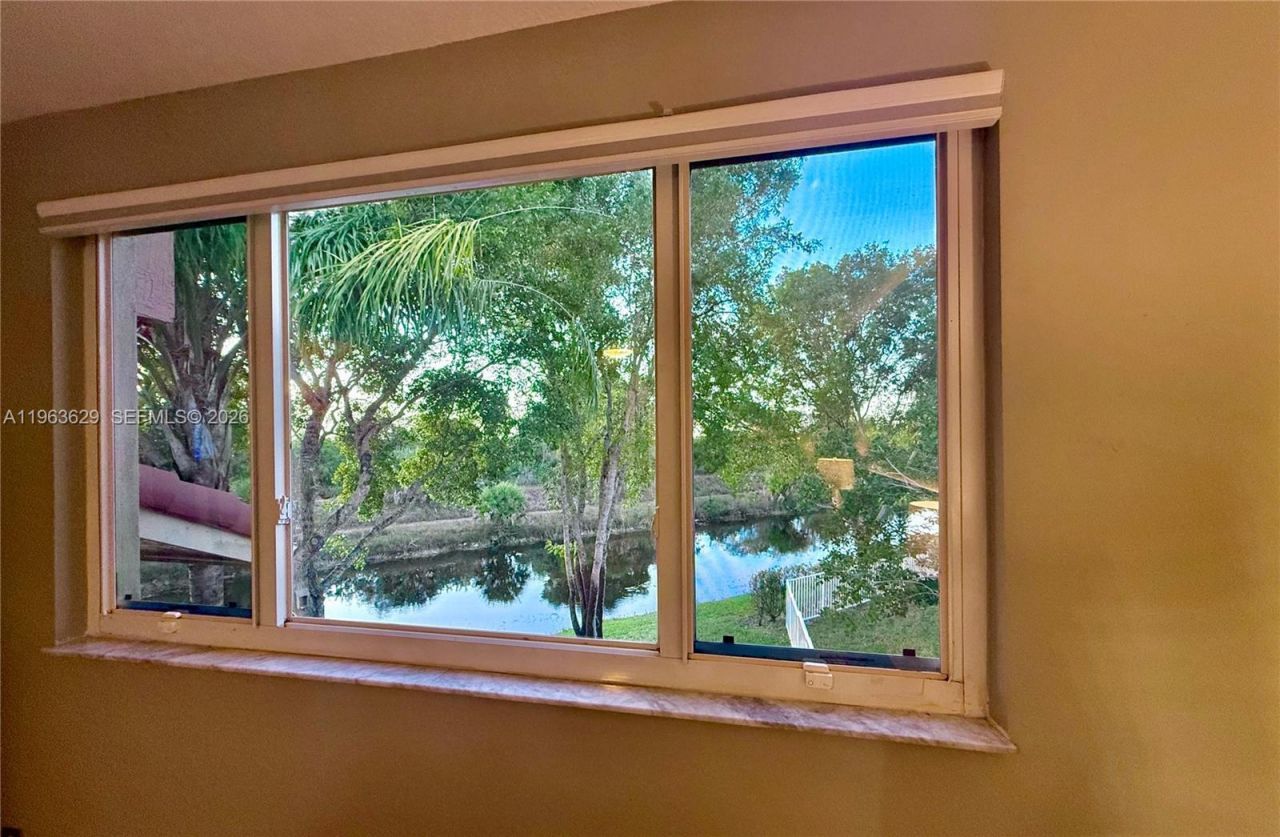 5772 NW 127th Ter, Coral Springs, FL 33076 Photo