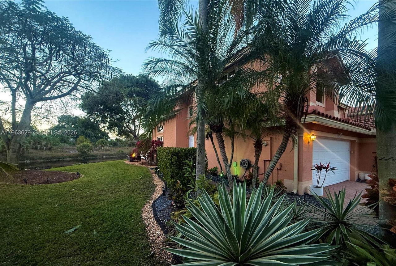 5772 NW 127th Ter, Coral Springs, FL 33076 Photo